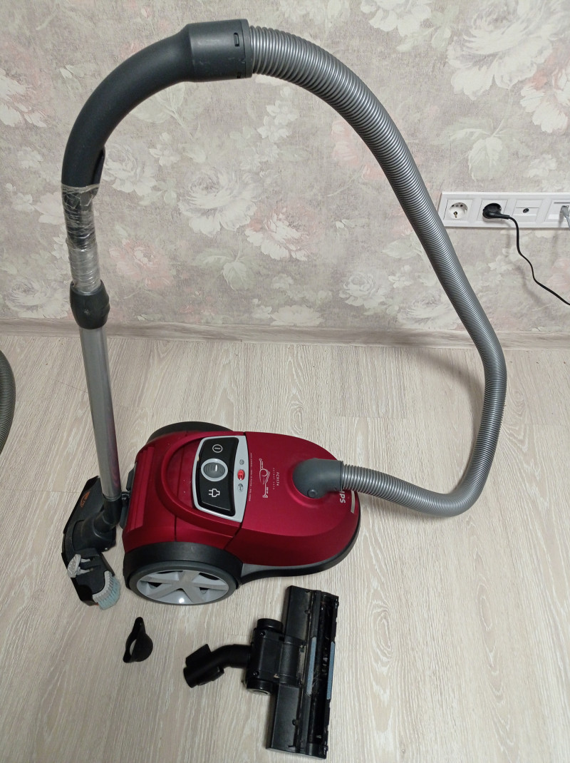 Mешковый пылесос Philips FC9174